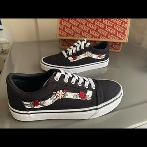 Vans Ward Floral Embroidery Black - Women's 7